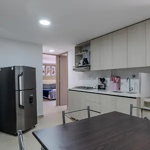 En Laureles Con Piscina, Parqueadero 302 Apartamento Medellín